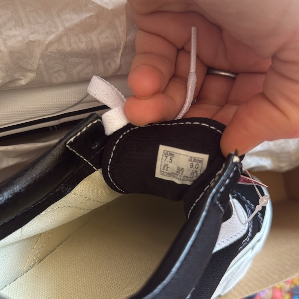 Vans Black and White Sneakers with Iconic Side Stripe - Picture 4 of 4